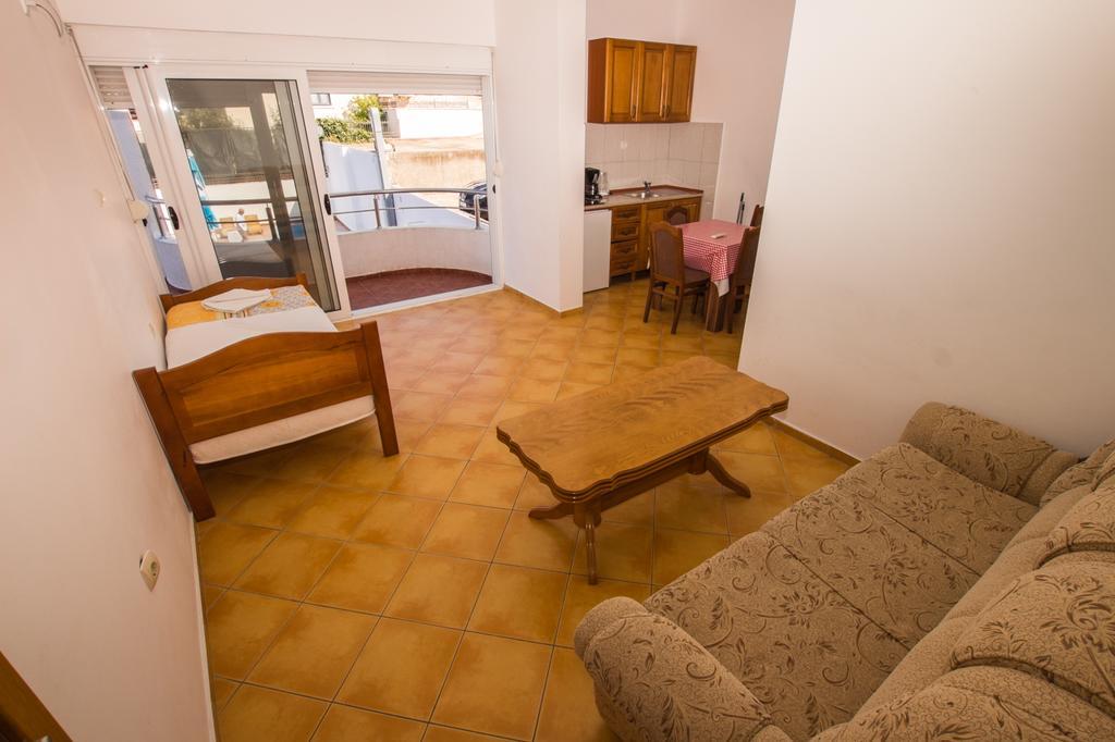 Apartments De Lara ウトイェハ エクステリア 写真